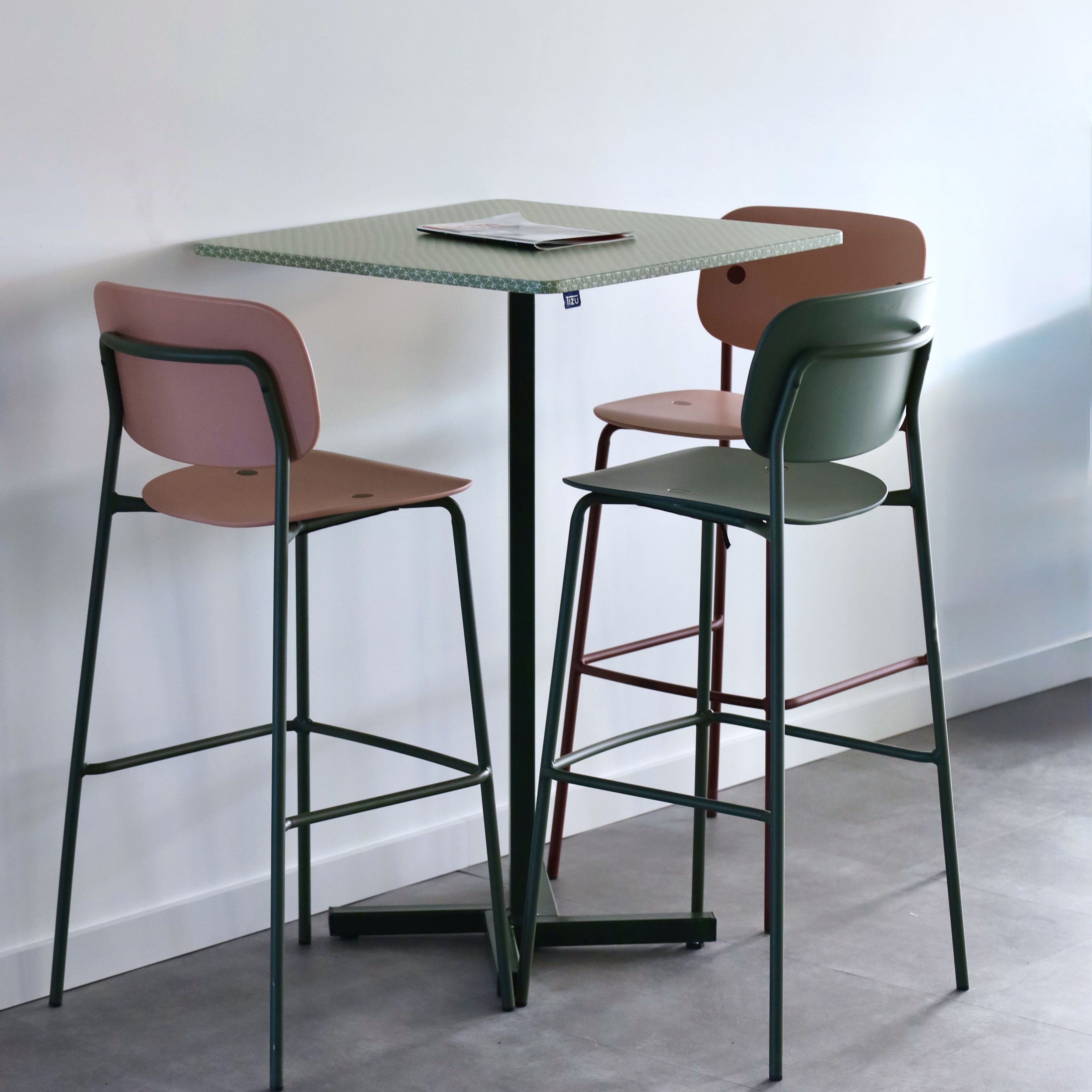 Tizu Guichard table bureau ronde et carrée