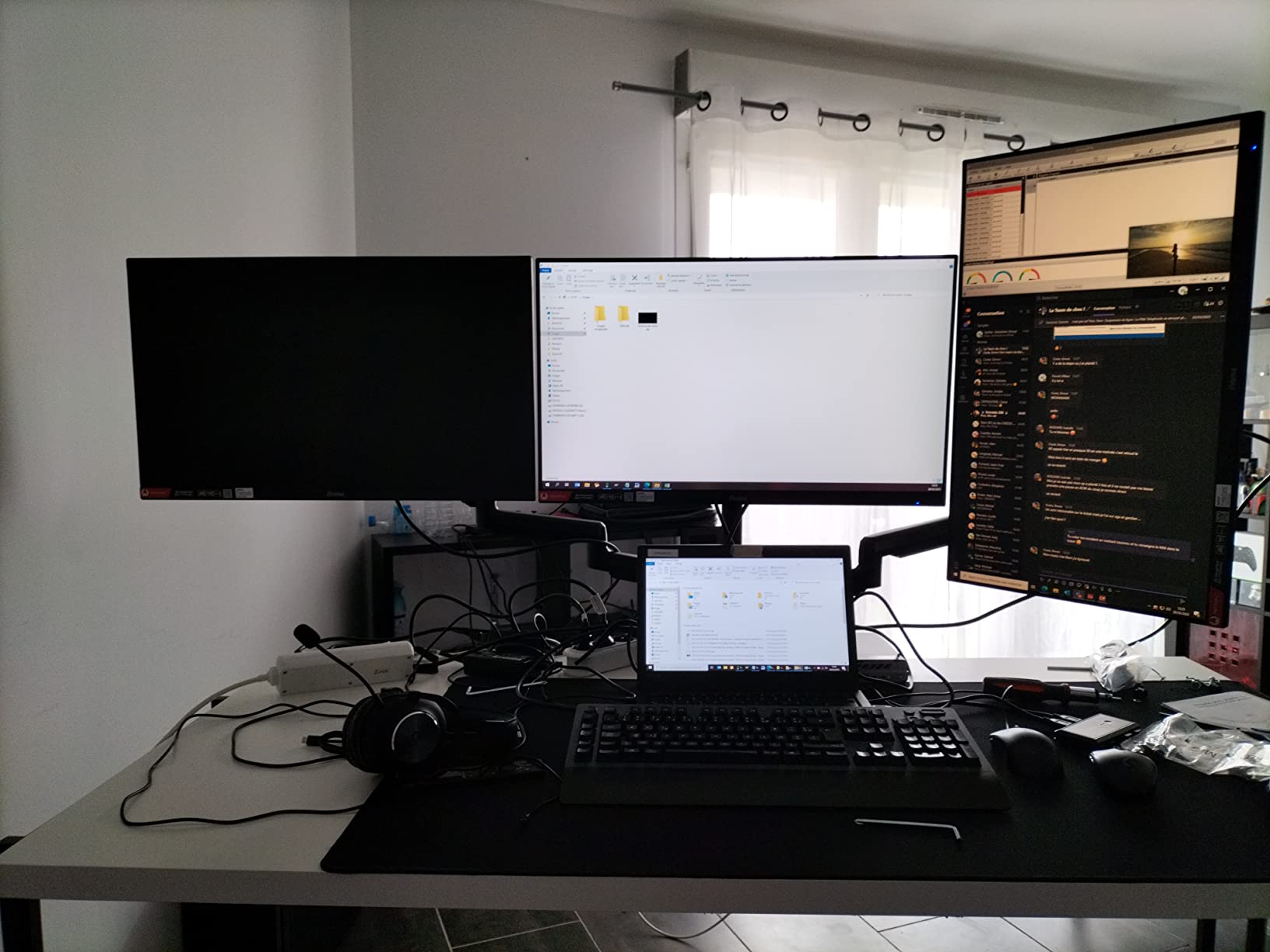 ErGear Monitor Mounts support 3 écrans 13-27" USB VESA