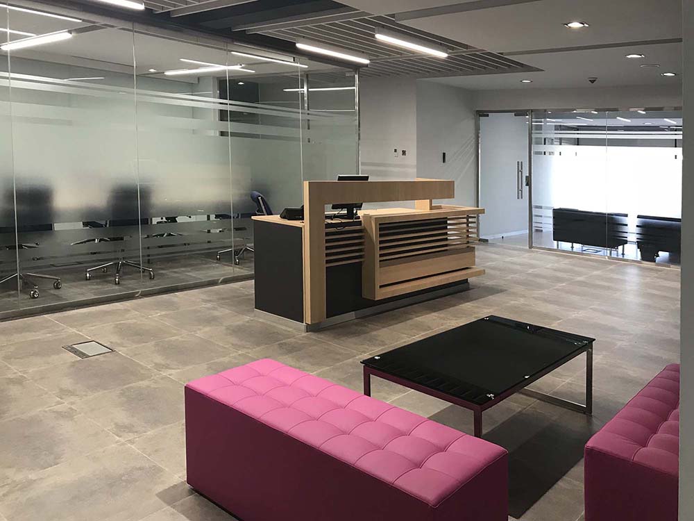 CUF MILANO On Demand banque accueil comptoir bureau