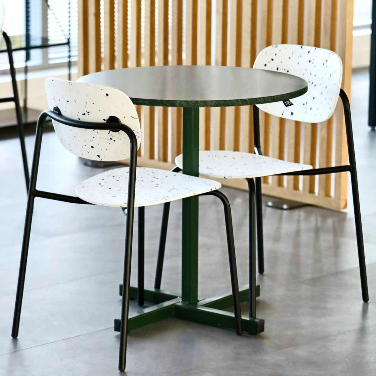 Tizu Guichard table bureau ronde et carrée