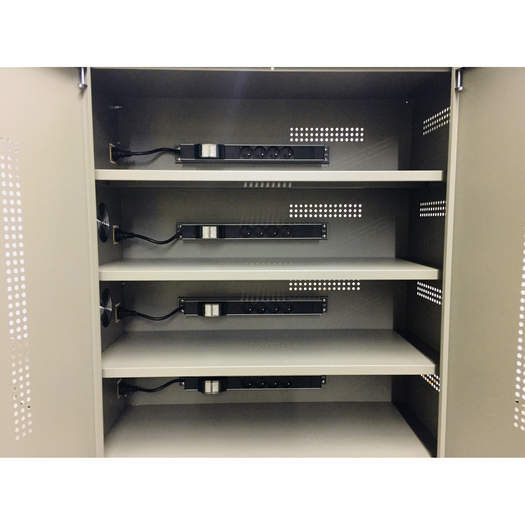 MOBIKA Industrie armoire charge-outils mobile atelier acier