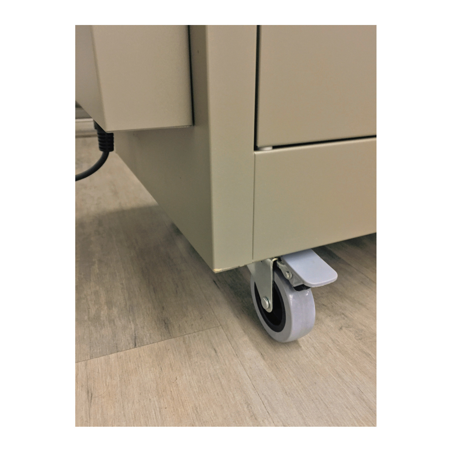 MOBIKA Industrie armoire charge-outils mobile atelier acier